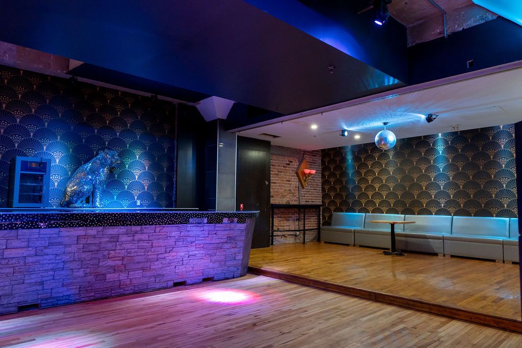 Le Main vue vers bar 1