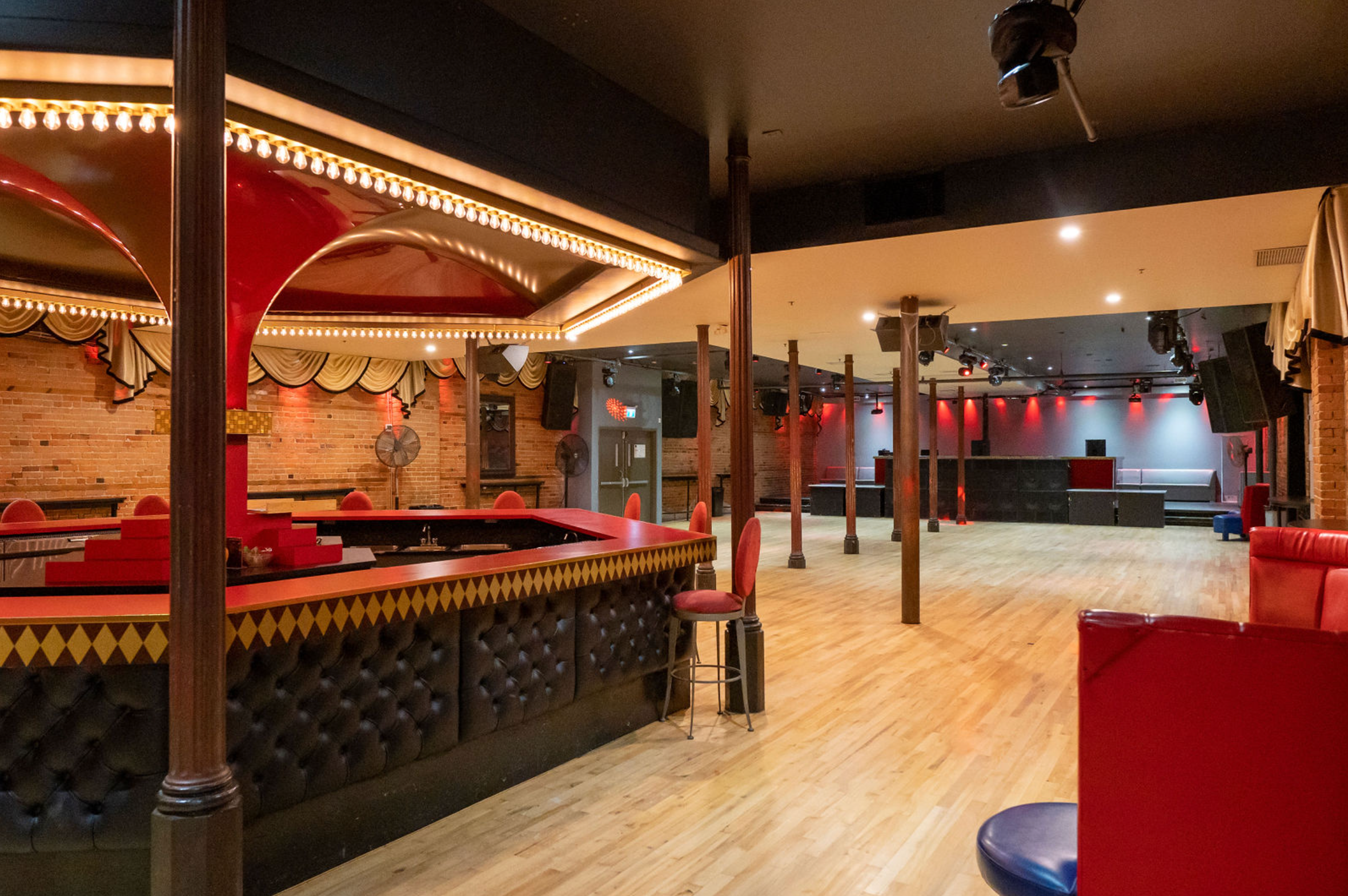 Salle à louer - La rouge